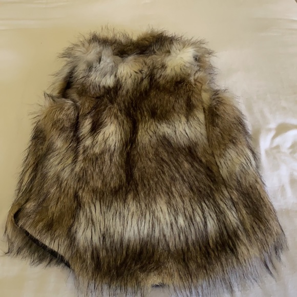 Bagatelle furry vest Small - Picture 4 of 4